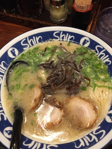 「ラーメン」@博多ラーメン ShinShin 博多デイトス店の写真