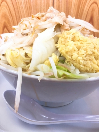 「小ラーメン 野菜、生姜、アブラまし」@ラーメン長嶋の写真