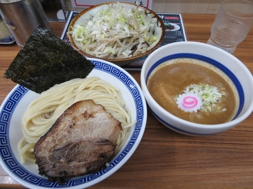 「炒め野菜みそつけ麺（９３０円）＋大盛１００円＋チャー１００円」@大勝軒ROSSO－ロッソ－の写真