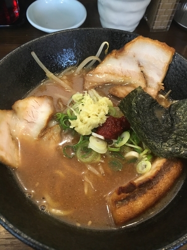 「味噌の逆襲¥800」@らぁめん 甚 西中島店の写真