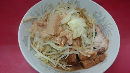 「小豚汁無し脂魚扮ニンニク少し」@ラーメン二郎 環七一之江店の写真