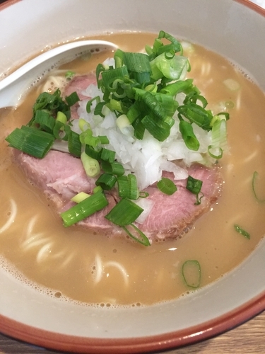 「蟹出汁塩ラーメンのキャバレーcrabギミック 850円」@バードメンの写真