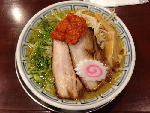 「からし味噌らーめん（大盛）」@ちゃーしゅうや武蔵 エアポートウォーク名古屋店の写真