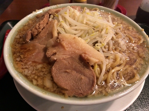 「ラーメンカラメ野菜少なめ脂マシ」@ジャンキーモンキーJr.の写真