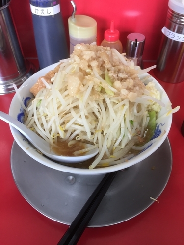 「ラーメン(野菜、ニンニク、油マシ)」@ジャンクガレッジ 坂戸塚越店の写真