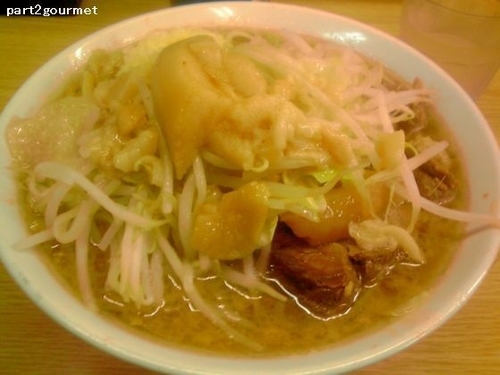 「ラーメン豚入り 「ニンニクアブラ」(850円)」@ラーメン二郎 栃木街道店の写真