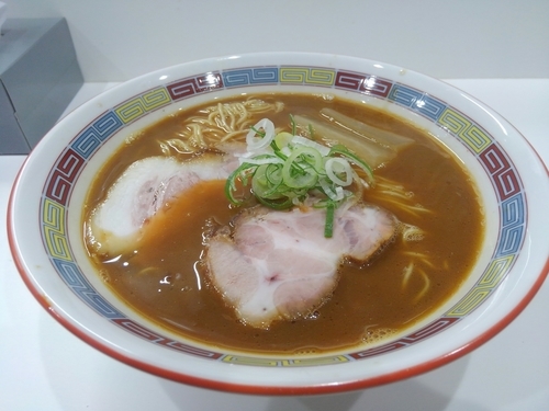 「煮干鰮豚骨らーめん(750円)」@煮干鰮豚骨らーめん 嘉饌の写真