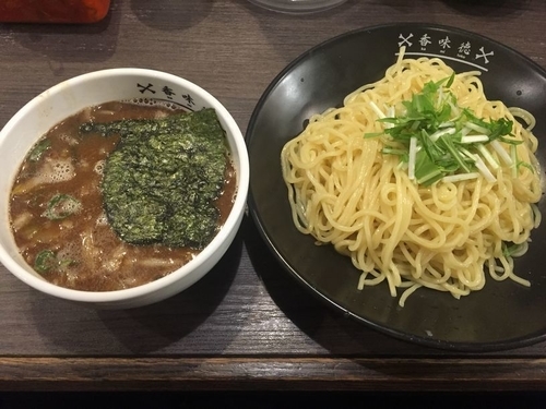 「魚介牛骨つけ麺」@牛骨ラーメン 香味徳の写真