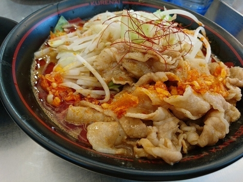 「紅ラーメン 温玉」@麺創研 紅 府中の写真