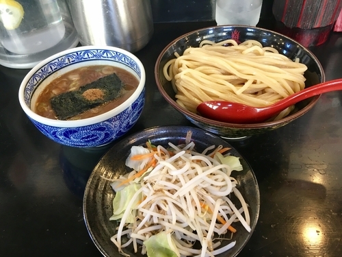 「野菜盛りランチセット(つけ麺+野菜) ¥850」@つけ麺専門店 三田製麺所 国分寺並木店の写真
