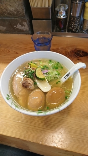 「塩バター780円+味玉×２個200円」@ロ麺ズの写真