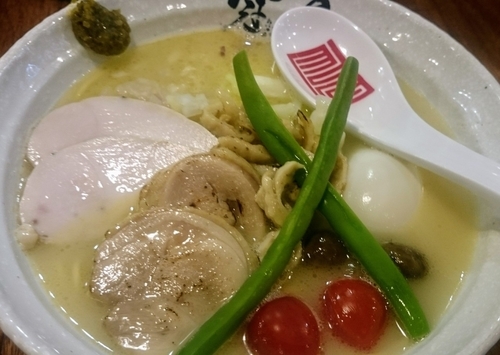 「特製鶏白湯らぁめん」@らぁめん冠尾 恵比寿西店の写真