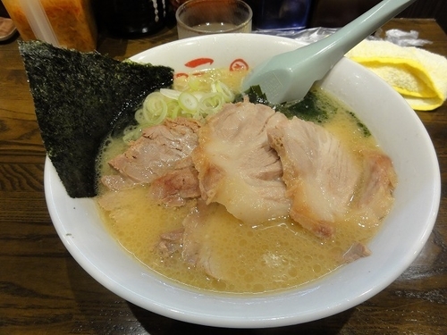 「チャーシュー麺　900円」@さつまっこ MEGAドンキホーテ大森山王店の写真