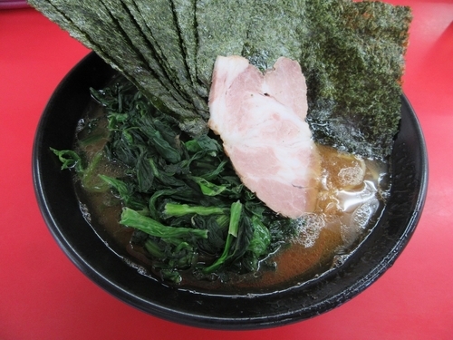 「のり増しラーメン（８００円）＋ほうれん草１００円」@武蔵家直系 ぼうそう家の写真