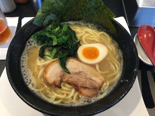 「醤油豚骨ラーメン ¥680」@横浜らーめん 源泉 海老名店の写真