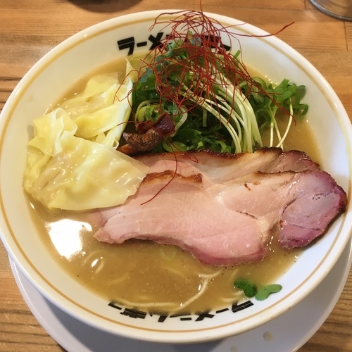 「濃厚鶏そば ワンタントッピング」@ラーメンムギュvol.1 本店の写真