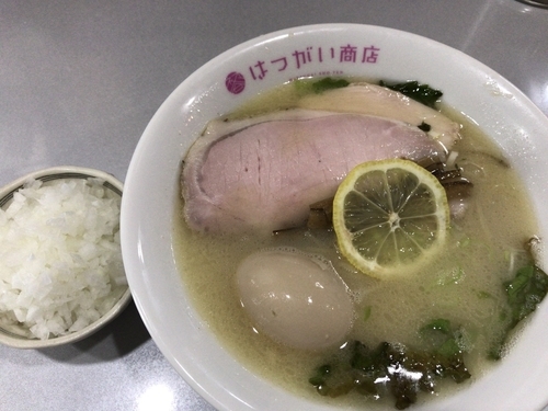 「鶏白湯そば750円+味付たまご80円+たまねぎ50円」@中華そば専門 はつがい商店の写真