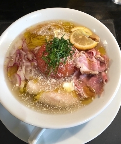 「冷やしトマトと4種の煮干しの冷やしらぁめん」@KaneKitchen Noodlesの写真