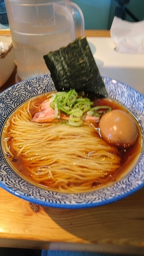 「冷やしらーめん 味玉」@らーめん芝浜の写真