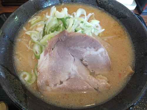 「白味噌らーめん680円(クーポンで530円)大盛無料」@北海道らぁめん 伝丸 我孫子店の写真