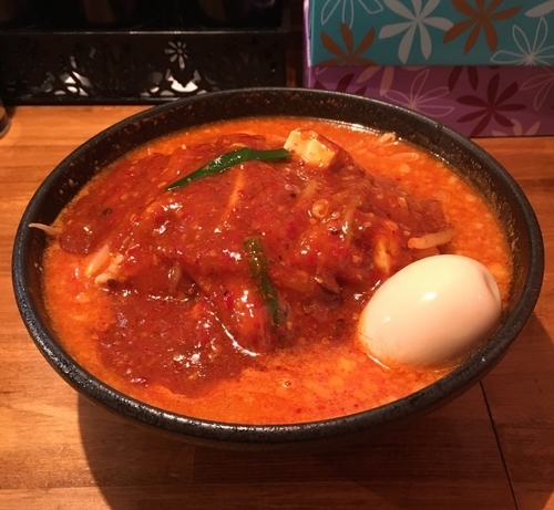 「味玉どて辛めん バラ肉倍増 ニンニクなし」@どてちん 習志野店の写真