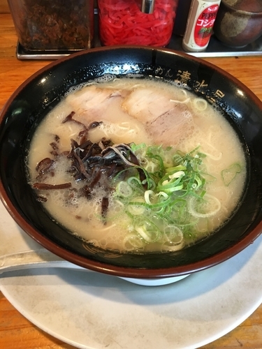 「博多ラーメン600円+半玉60円」@博多ラーメン 清水屋の写真
