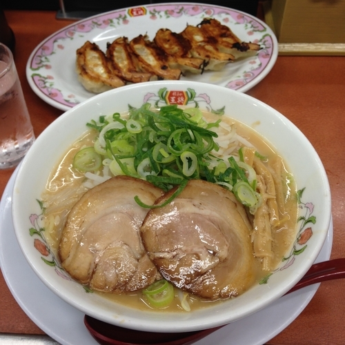 「ラーメン 餃子」@餃子の王将 四条大宮店の写真