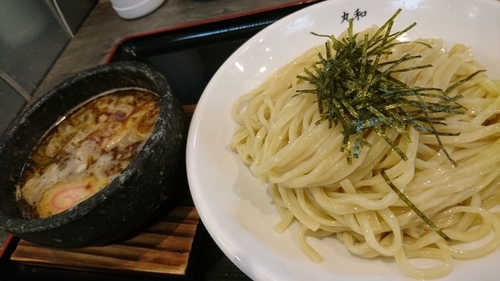 「嘉六つけ麺、中盛り、サービスライス」@つけ麺 丸和 春田本店の写真