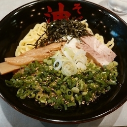 油そば、半熟玉子、ネギゴマ