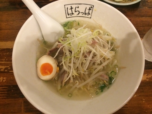 「しょうがらーめん 麺少なめ 750円」@らーめん工房 はらっぱの写真