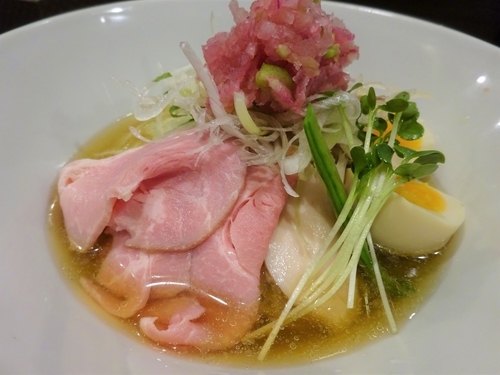 「津軽焼干ラーメン（裏：冷やし） 角煮丼　1000円」@八咫烏の写真