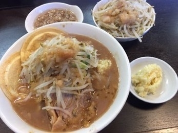 「ラーメン少¥730＋南部せんべい¥100」@ラーメンどでん 大宮店の写真