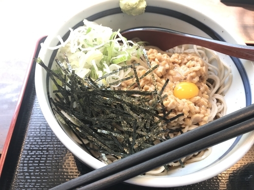 「冷し納豆そば【410円】」@蕎麦 一心たすけ 日本橋店の写真