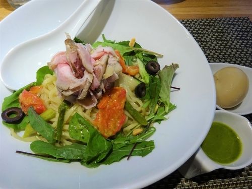 「初夏のガーリックアンチョビ和えそば　　980円」@生粋 花のれんの写真