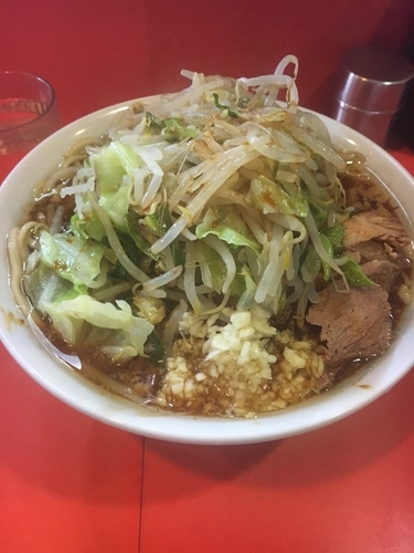 「ラーメン ➕ ヤサイ ➕ ニンニク➕カラメ」@ラーメン二郎 仙川店の写真