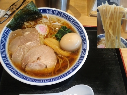 「豚玉中華そば中盛り790円」@舎鈴 北品川店の写真