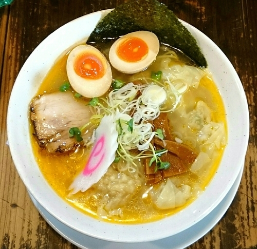「海老塩らーめん 半熟味付玉子 ワンタン」@麺蔵 もみじの写真