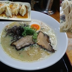 鶏白湯らーめん780円 水餃子100円