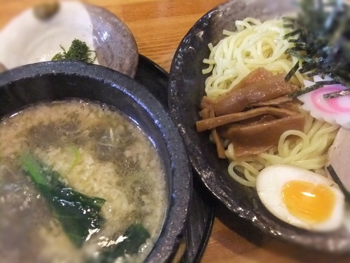 「石焼きつけ麺 白」@らーめん岡崎 鶴ヶ島店の写真