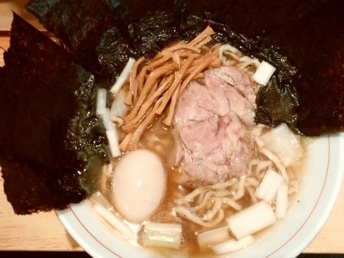 「味たま中華そば＋海苔」@中華そば 葉山の写真