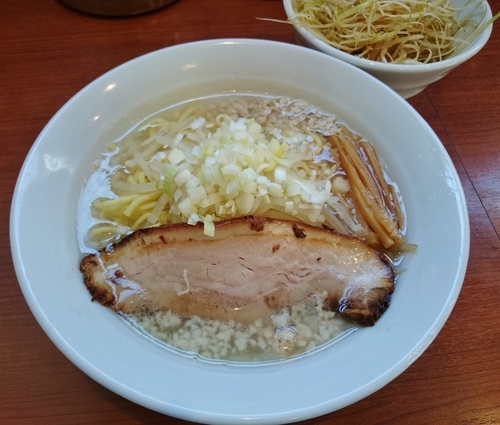 「味玉背脂塩ラーメン＋ちょいネギ＝970円」@中華そば 七麺鳥の写真