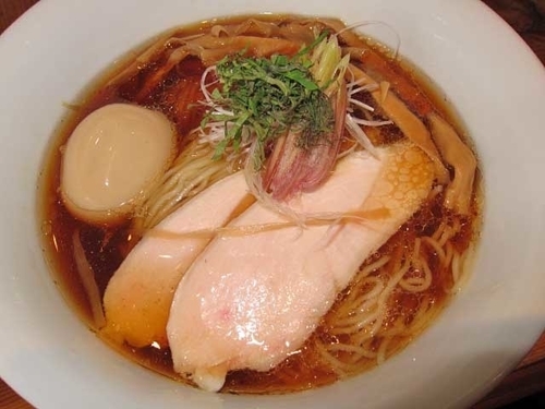 「冷しラーメン　750円＋味玉　100円」@ラーメン屋 トイ・ボックスの写真