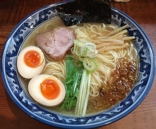 「塩らぁめん・大盛り＋味玉（￥750＋￥100）」@めん処 樹の写真