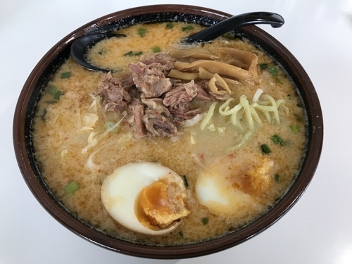 「トロ肉辛みそら〜めん  900円」@ら～麺処 豪屋 加茂店の写真