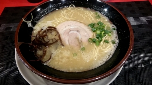 「家出ラーメン九州編 750円」@横濱家系ラーメン 湘家 新町店の写真