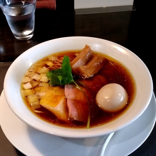 「醤油らぁめん」@KaneKitchen Noodlesの写真