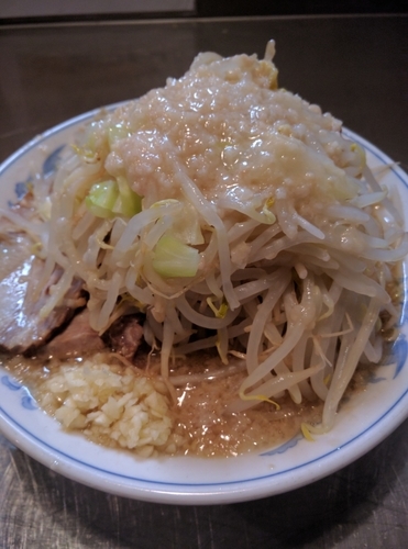 「らーめん（ヤサイオオメニンニクアブラ）」@らーめん大 蒲田店の写真