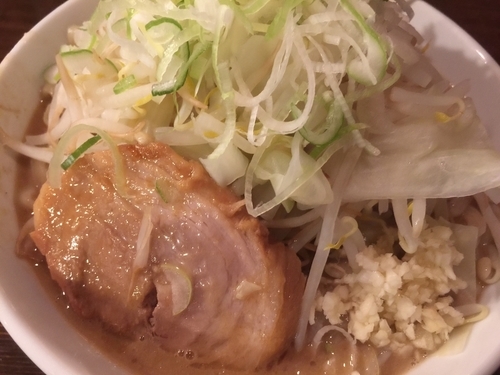 「らーめん（豚1枚）＋ネギ＋ニンニク」@ちばから 渋谷道玄坂店の写真