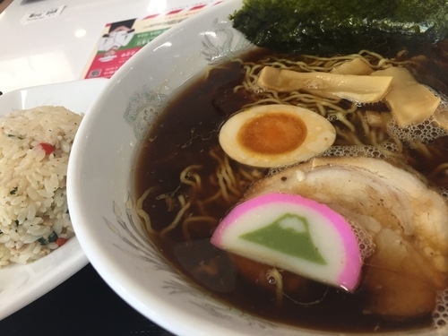 「双葉コク黒ラーメン 塩炒飯付 980円」@双葉SA（下り）フードコートの写真