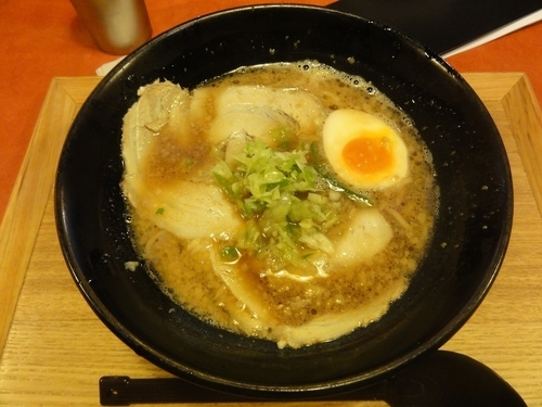 「豚骨煮干し醤油」@らーめん好きの棟梁 堺上野芝店の写真